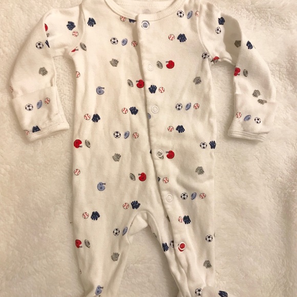 Carter’s snap up one piece - Picture 1 of 4